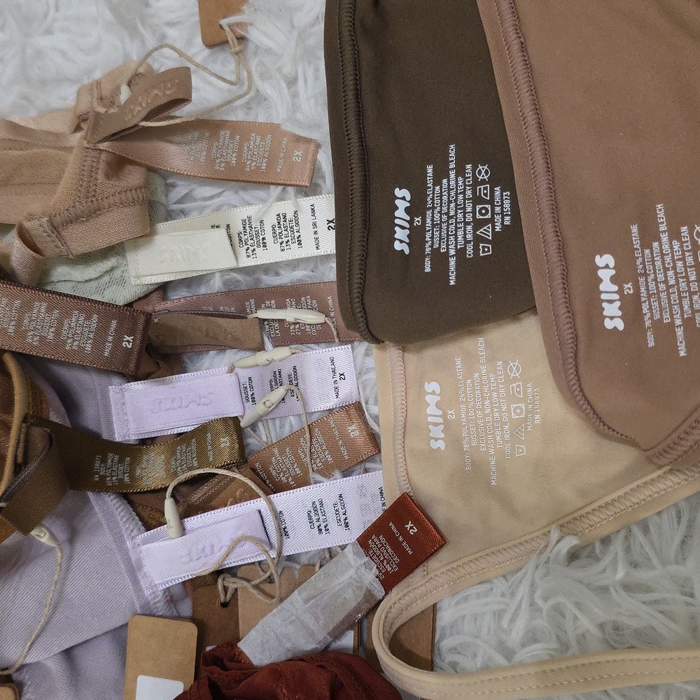 12pcs SKIMS  Thongs 2X ( 11 NWT 1 NWOT) - Picture 5 of 9